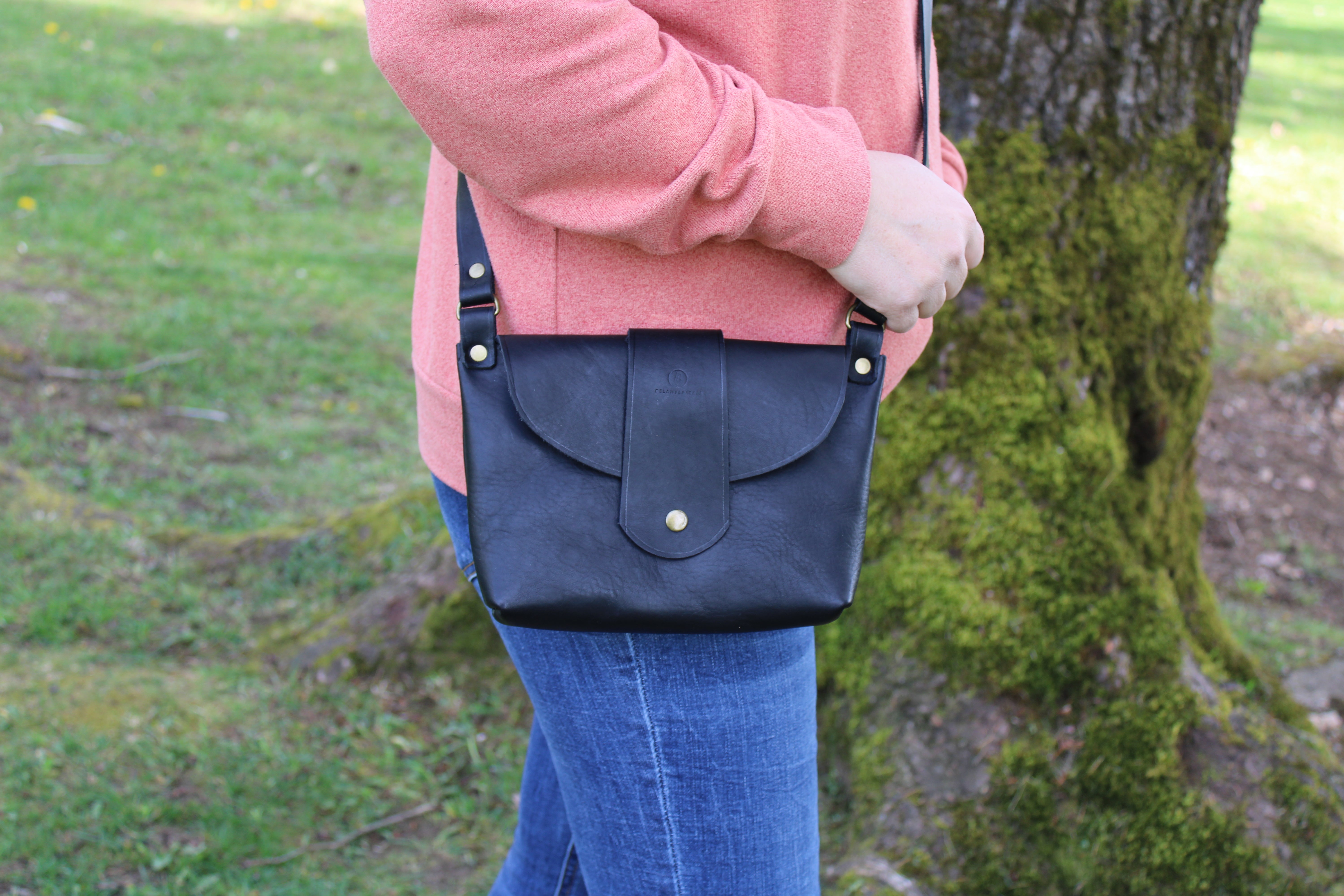 Little black purse crossbody best sale