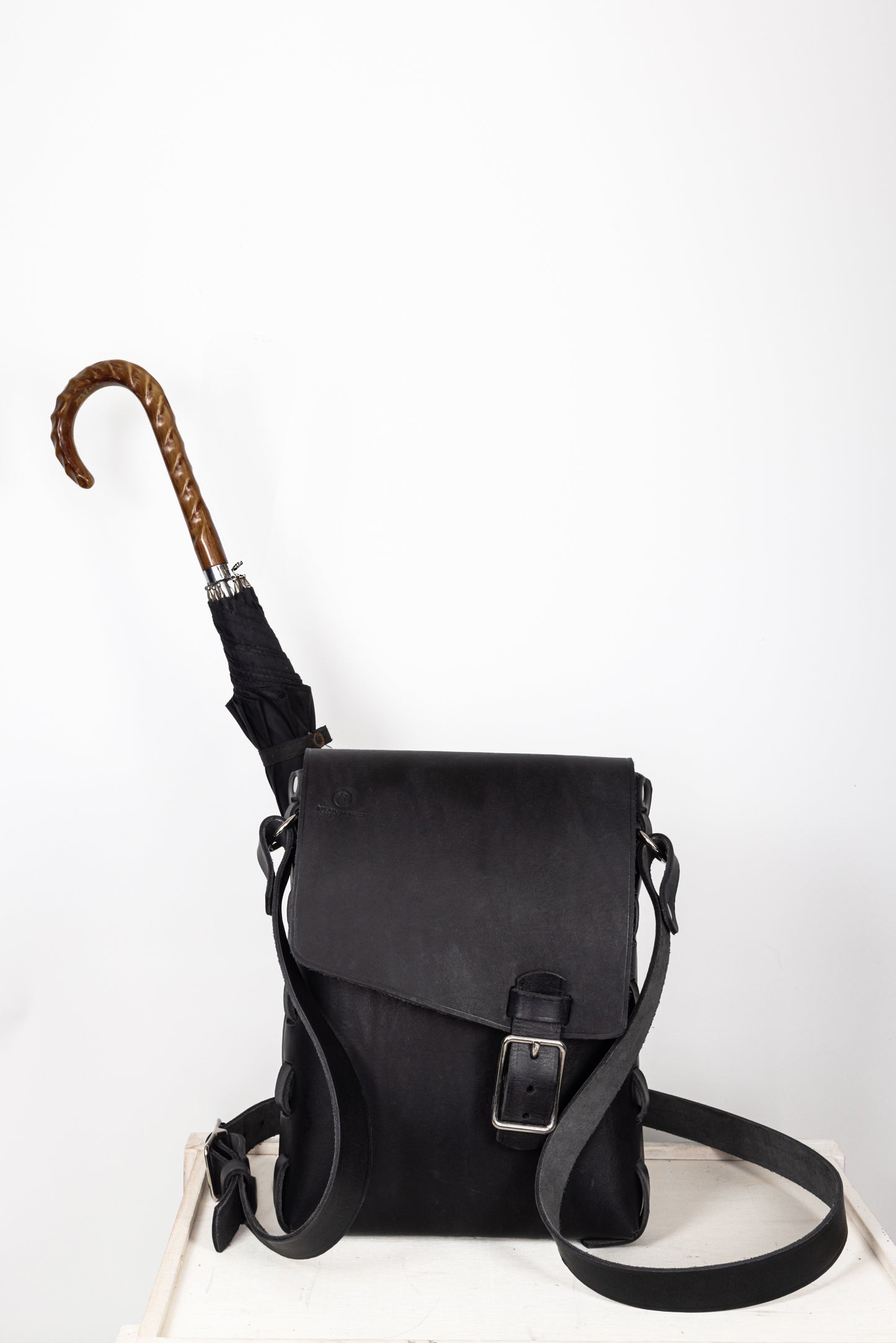 Leather Simone Messenger Bag