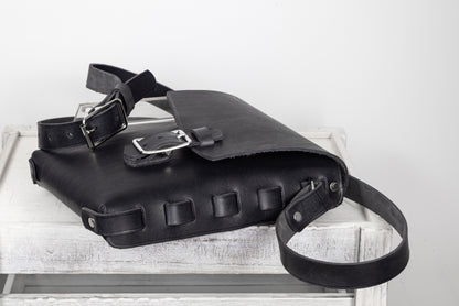 Leather Simone Messenger Bag